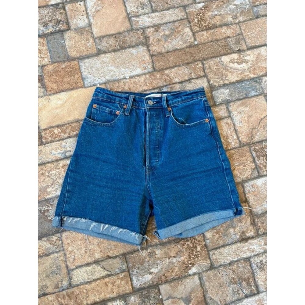 Levi’s Ribcage Straight High Waist Cut Off western rodeo shorts